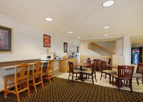 Econo Lodge West Lafayette Restaurant photo